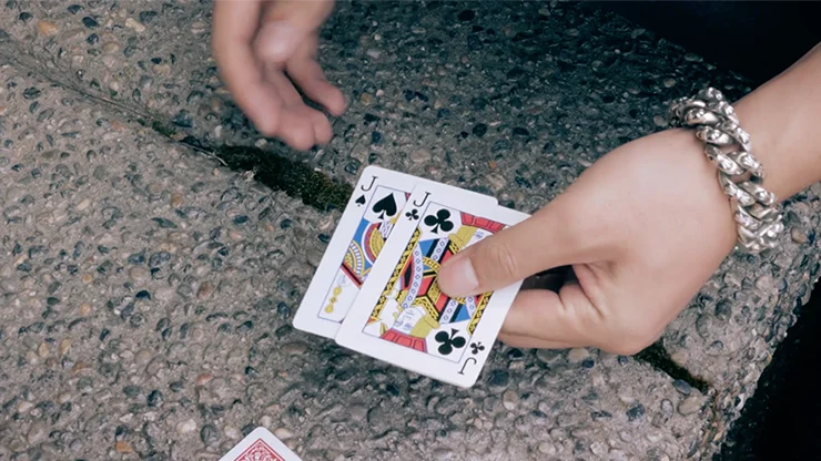  In a Flash with Gimmicks by Felix Bodden SansMinds Creative Lab / close-up street car magic tricks 