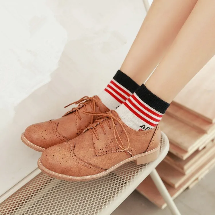 Womens Oxfords Lace up Wingtip Shoes Vintage Brouge Flat Shoes Plus Size Pumps