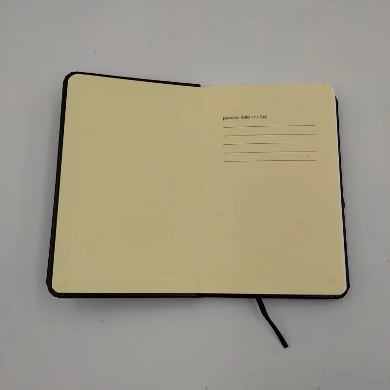 Маленькая записная книжка с ремешком черная красная Papelaria Planner школьные