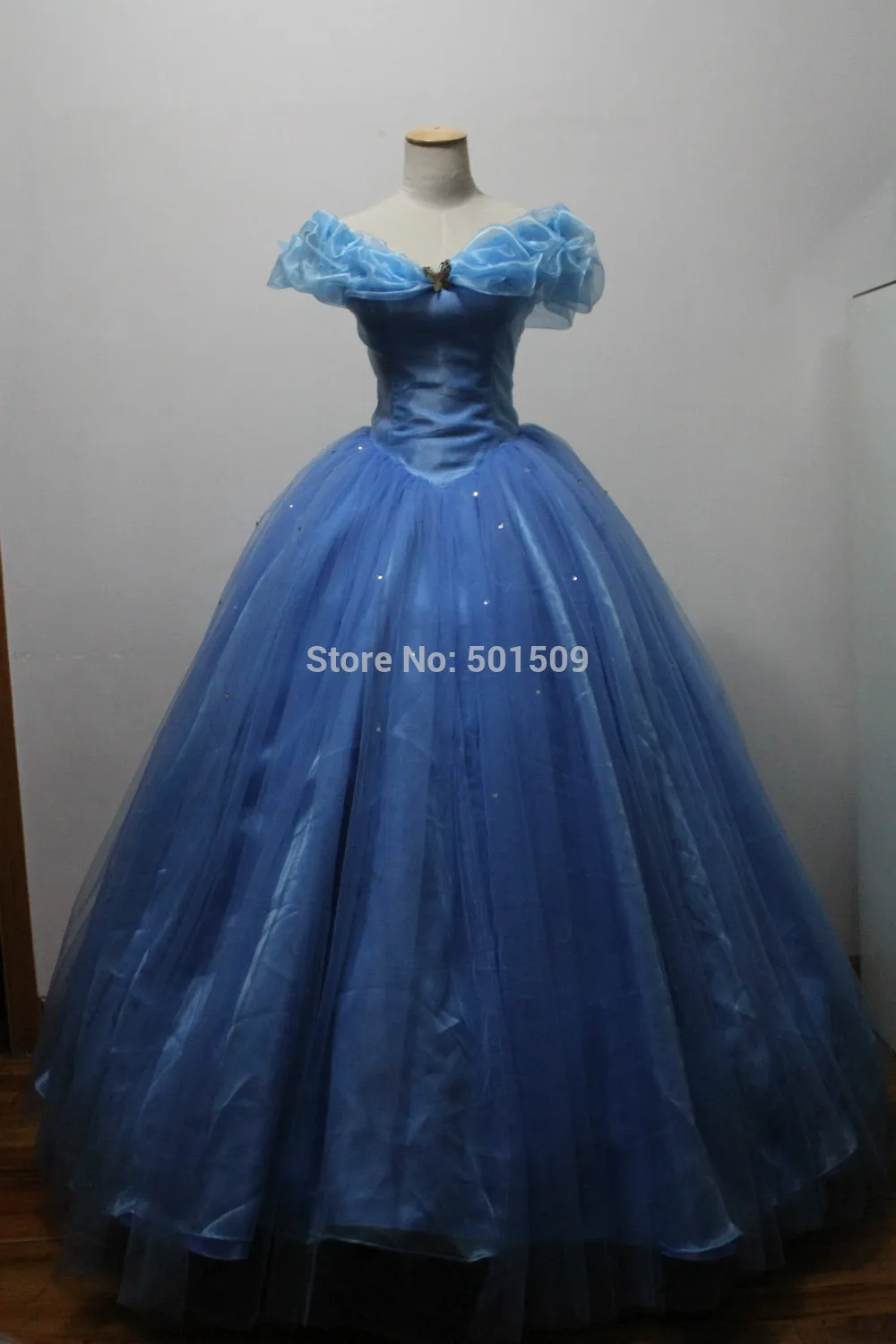 

luxury light blue butterfly glitter ruffled Medieval dress Renaissance gown Sissi princess Victorian cosplay Belle Ball gown