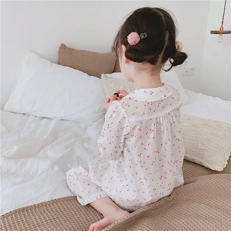 Весна и лето белый мягкая Пижама комплект для девочек Дети тонкий хлопок набор для купания удобные вишня пижамы одежда сна комплект