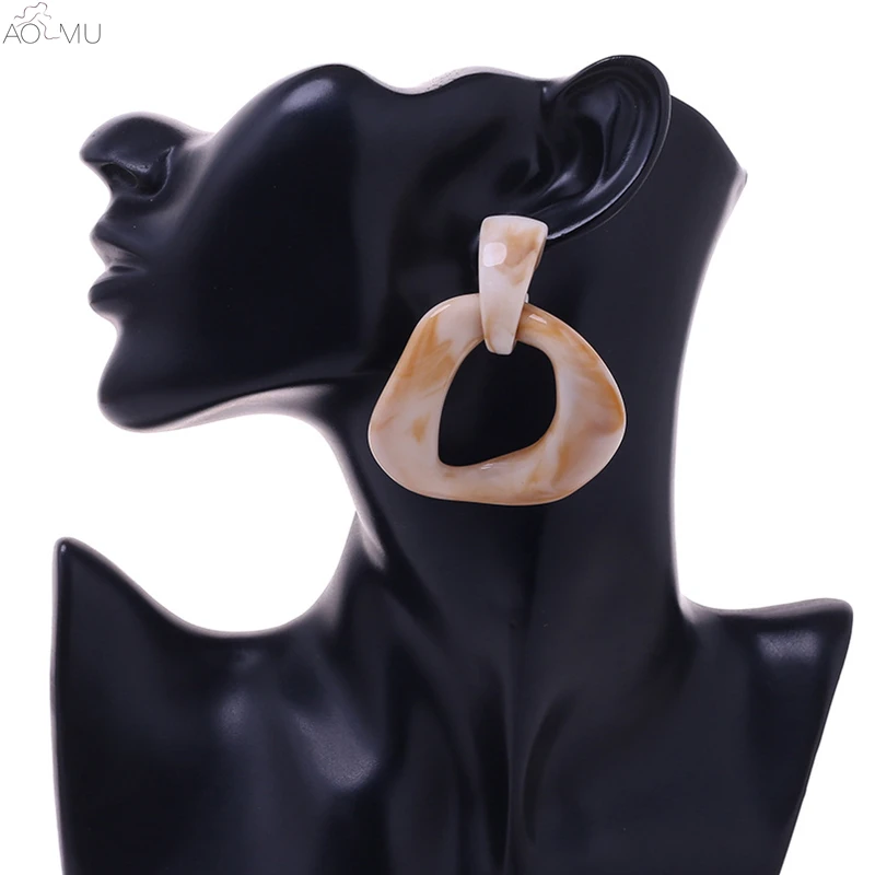 

AOMU 2018 New Tortoise Shell Acrylic Drop Earrings For Girls Vintage Dangle Earrings For Women Jewelry Wholesale Birthday Gift