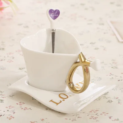 Популярная керамическая чашка для кофе в европейском стиле, креативные чашки для любви и блюдца, парные чашки для любви, день рождения, День Святого Валентина, Свадебная подарочная чашка