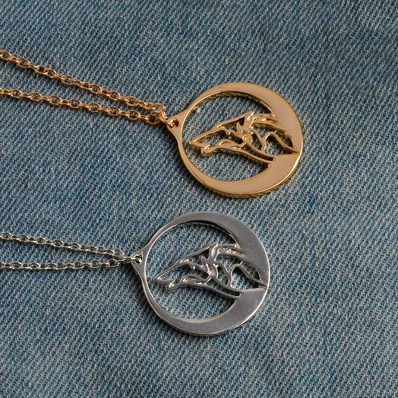 Howling Wolf With Silver Moon Pendant Necklace Gold Ethnic Animal Necklaces Men Boy Friend Simple Fashion Jewelry