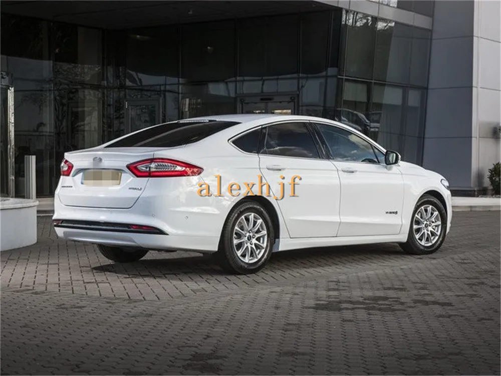 Ford-Mondeo_Hybrid_2015-1
