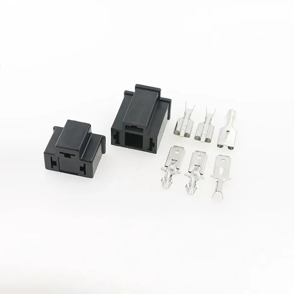 

3 Pin H4 Auto Connector Holder Plug 7.8mm Lamp Plug Bulb Socket