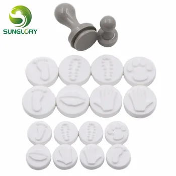 

18PCS Fondant Cookie Cutter DIY Hand Foot Shoe Cake Decoration Mold Bear's Paw Cookie Stamp Lips Sugar Craft Mold Baking Tools