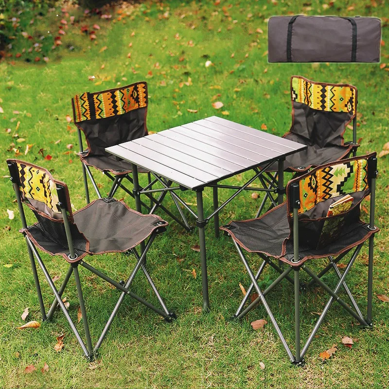 Наборы столов для пикника. Столик для пикника. Походный стол со стульями. Столик на природе. Столик для пикников.