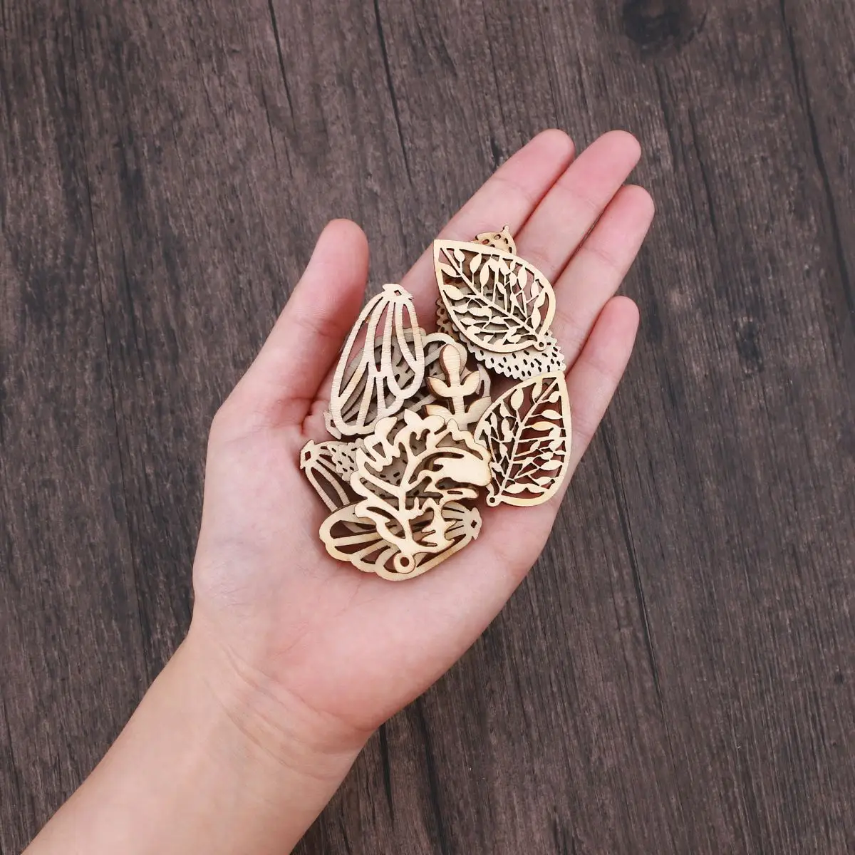

50pcs Cartoon Hollow Out Leaf Shape Wooden Pieces Cutouts Craft Embellishments Wood Ornament Manual Accessories For DIY Art