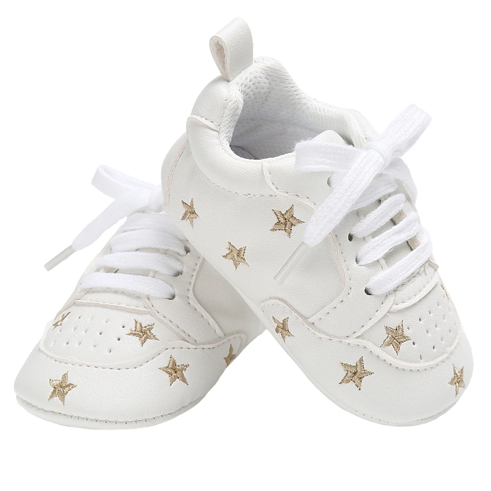 boys gold tennis shoes