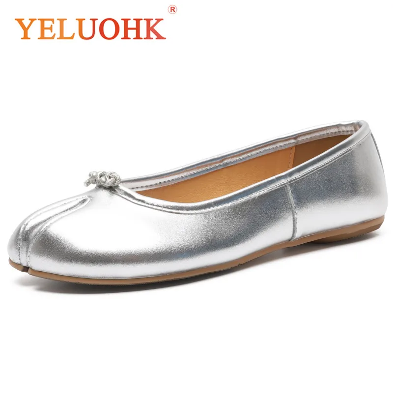 

Genuine Leather Flat Shoes Women Slip On High Quality Moccasins Women Sliver 2018 Spring Autumn Women Loafers