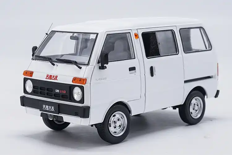 1//64 Scale Toyota DAIHATSU China Tianjin Huali TJ110 Red Diecast Car Model Gift