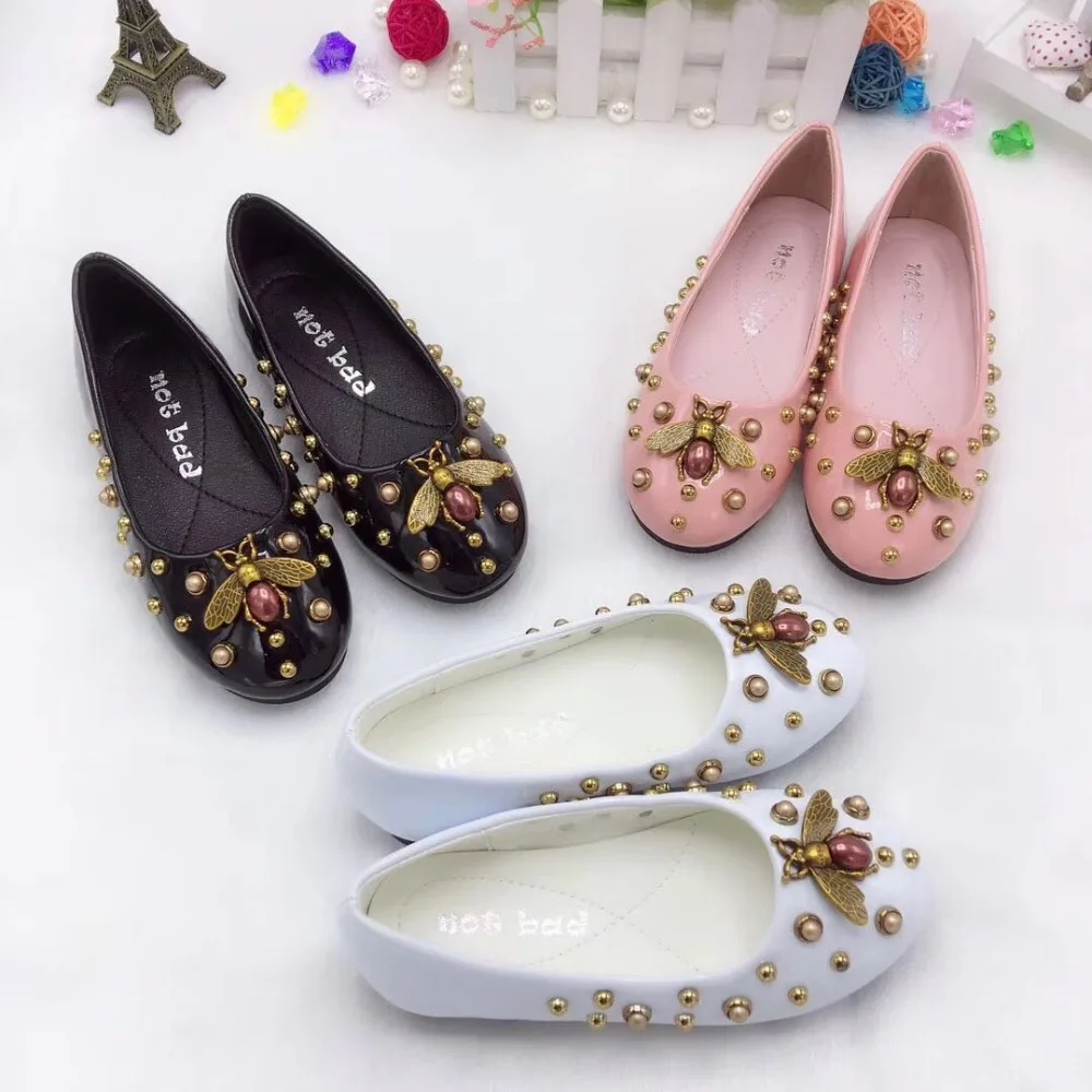 

Girls Shoes 2018 New Autumn Fashion Kids White&Black Leather Rivet Princess Flat Shoes For Girls Eur Size 24-32 Party Shoes