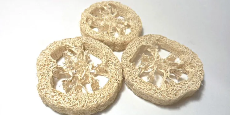 Tanie 100 sztuk partia naturalne Loofah Luffa Loofa plastry, handmade DIY dostosuj Loofah mydło narzędzia, cleanner, płuczka z myjką, mydło do twarzy holder