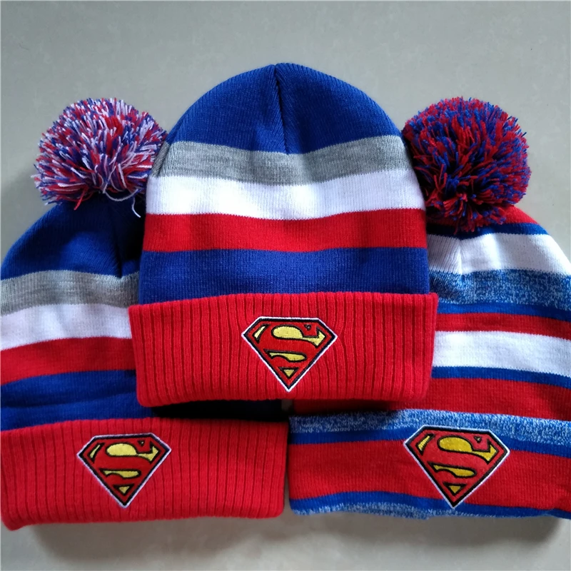 Хлопчатобумажная вязаная кепка супергероя из мультфильма «Супермен», кепка для костюмированной вечеринки «Супермен» на осень и зиму, мягкая теплая шапка, подходит для взрослых детей с помпоном