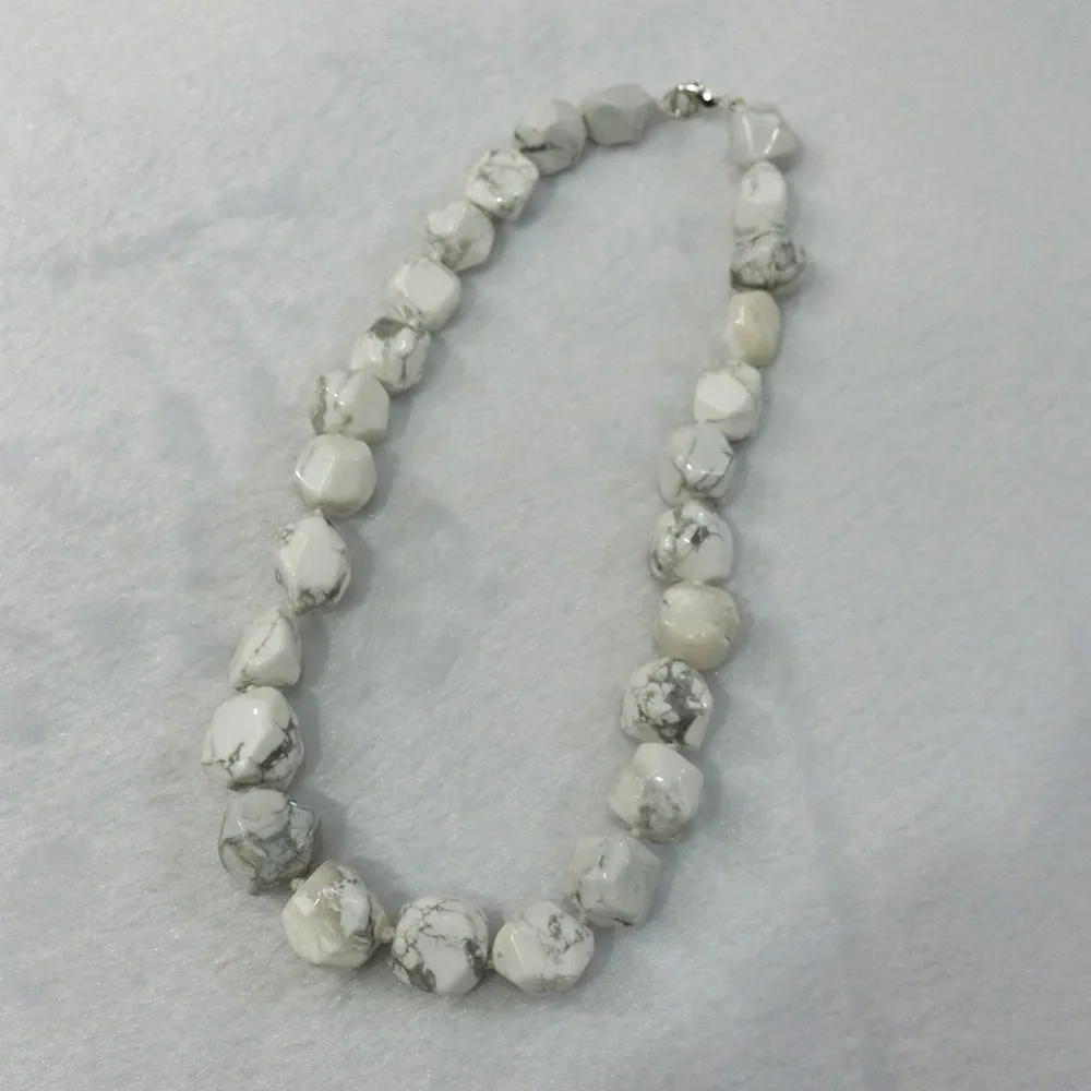 

3pcs/lot Natural Quartz Stone Opal White Turquoises Colorful Choker Necklace Irregular String Energy Beaded Necklace Collar Free