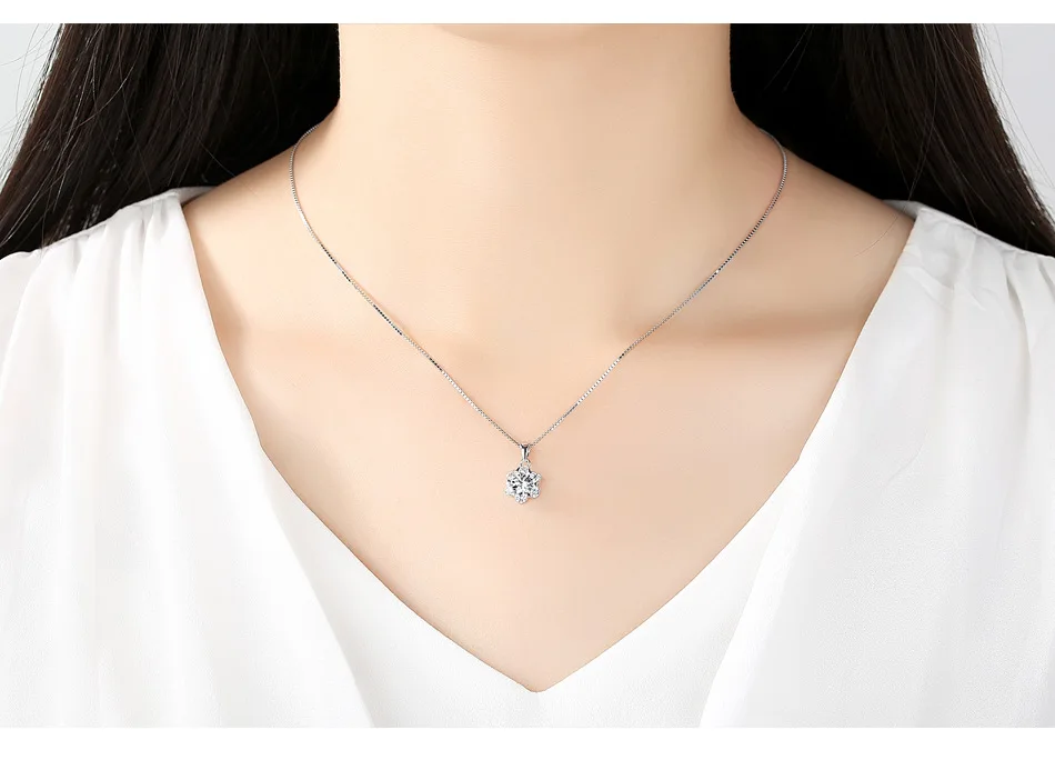 

Women's Necklace Pendant Jewelry S925 Sterling Silver Small Flowers Clear Temperament Accessories Y01