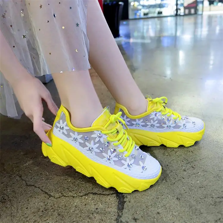 

2019 Spring and Summer of Women Shoe Ventilation Net Surface Hollow Flat with Increased Leisure Rhinestone Fashion Sneakers