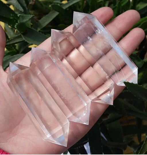 

A 4224 NATURAL CLEAR QUARTZ DT CRYSTAL WAND POINT (0601)
