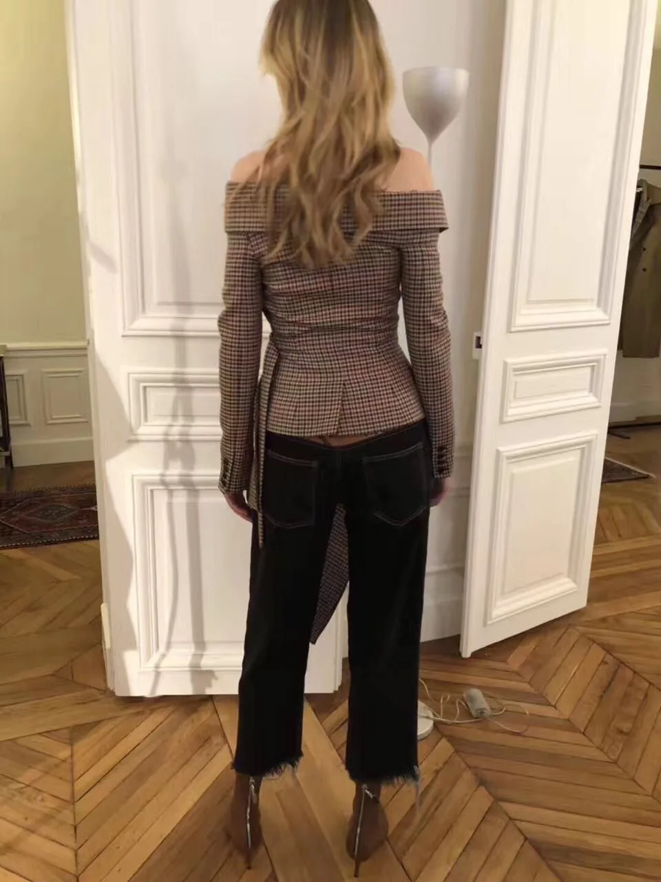 European Early Autumn New Women Irregular Cut Flanged Single Collar Shoulders Waist Checked Suit Jacket Fashion Lattic coats European Early Autumn New Women Irregular Cut Flanged Single Collar Shoulders Waist Checked Suit Jacket Fashion Lattic coats