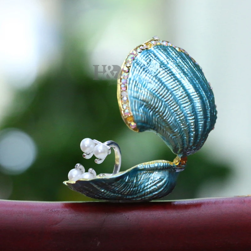 H&D 2.6'' Hand Painted Enameled Shell Style Decorative Hinged Jewelry Trinket Box Unique Gift For Home Decor (Pearl mussel) H&D 2.6'' Hand Painted Enameled Shell Style Decorative Hinged Jewelry Trinket Box Unique Gift For Home Decor (Pearl mussel)