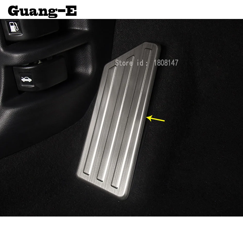 For Honda CRV CR-V 2017 2018 car sticker styling foot inner Brake Rest lamp frame trim Break Pedal moulding hood parts 1pcs For Honda CRV CR-V 2017 2018 car sticker styling foot inner Brake Rest lamp frame trim Break Pedal moulding hood parts 1pcs