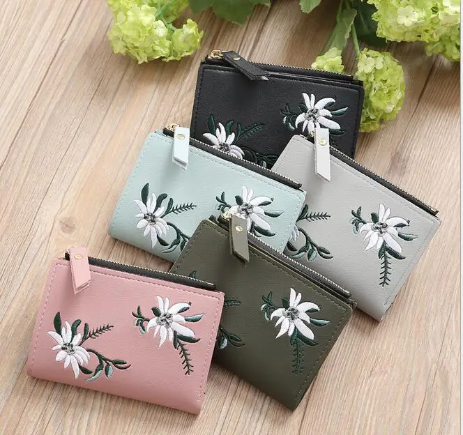 2018 new mini Korean short student wallet female embroidery thin zip