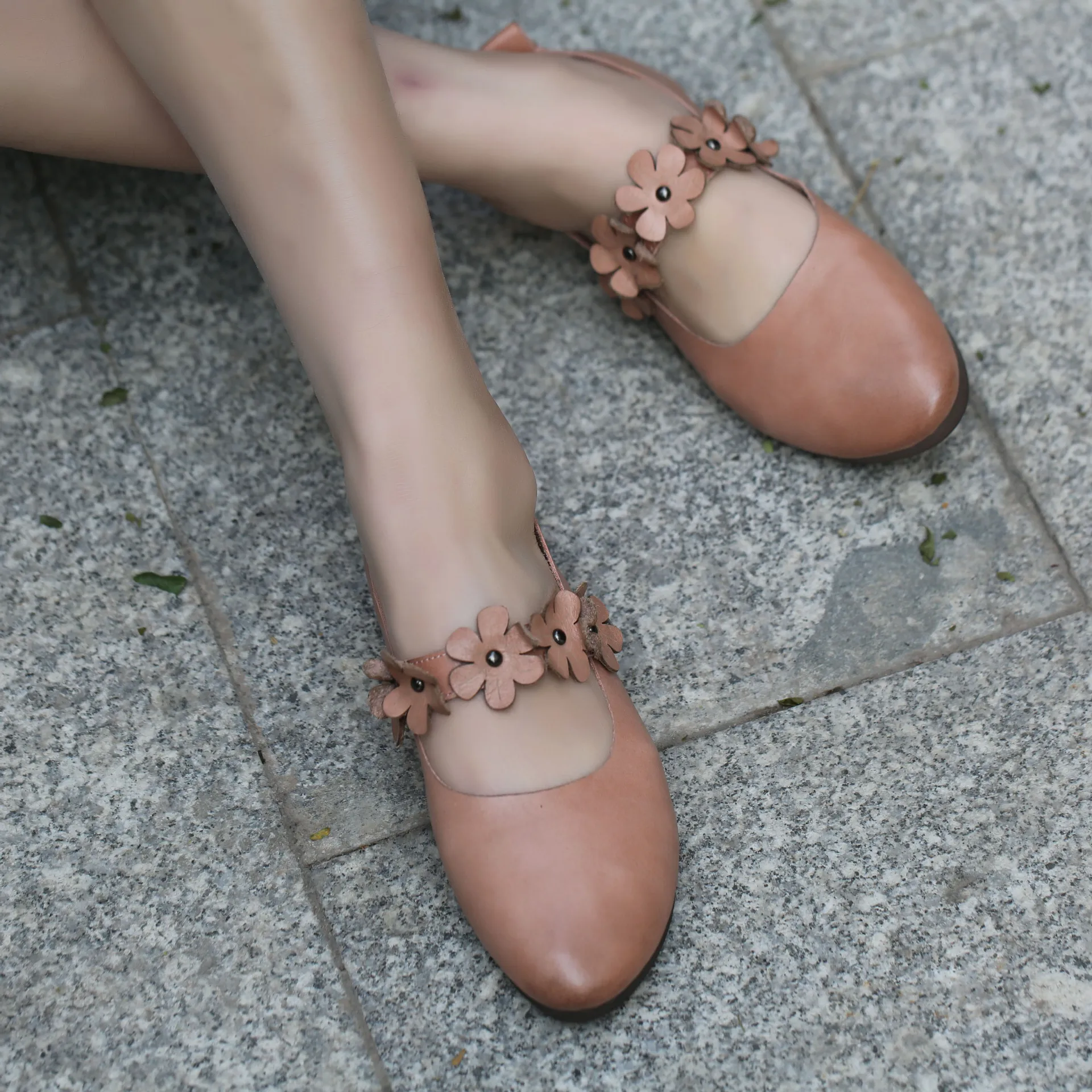 

2019 Spring genuine leather handmade casual women's shoes pointed toe flats flowers Mary Janes shoes flat heel