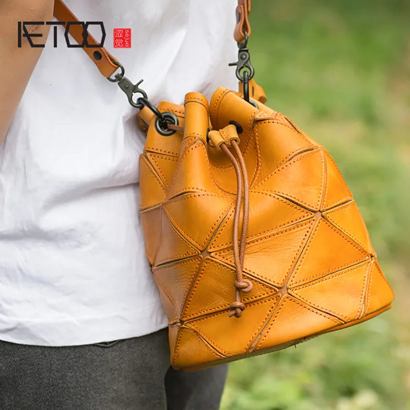 

AETOO Single shoulder oblique span small bag, stylish retro handmade cowhide handbag, leather drawstring bucket bag