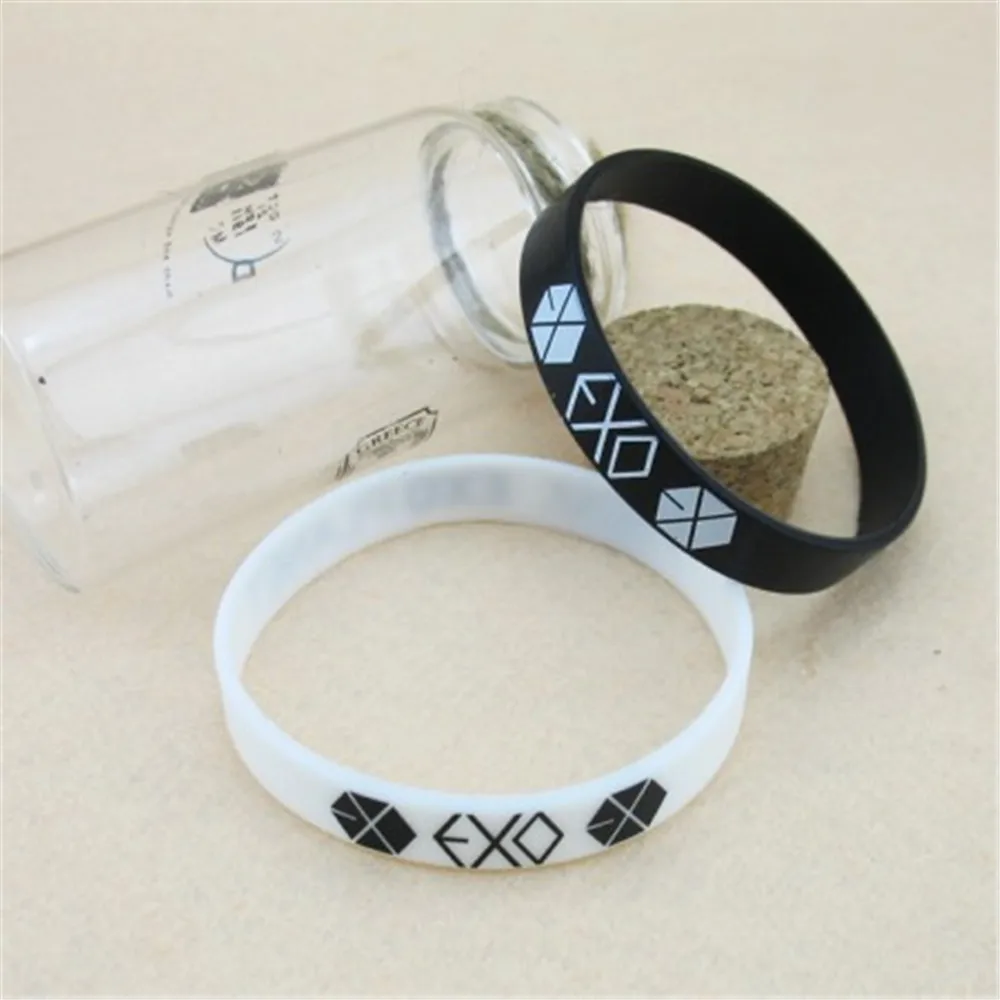 

Wholesale KPOP EXO EXO-K EXO-M XOXO jelly Men or Women bracelet Y2220