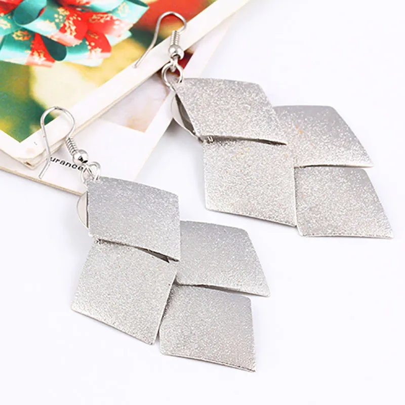 

2019 New Fashion Punk Earrings Rock Exaggerated Shaped Leaves Tassel Personality Ladies Metal Earrings Earrings