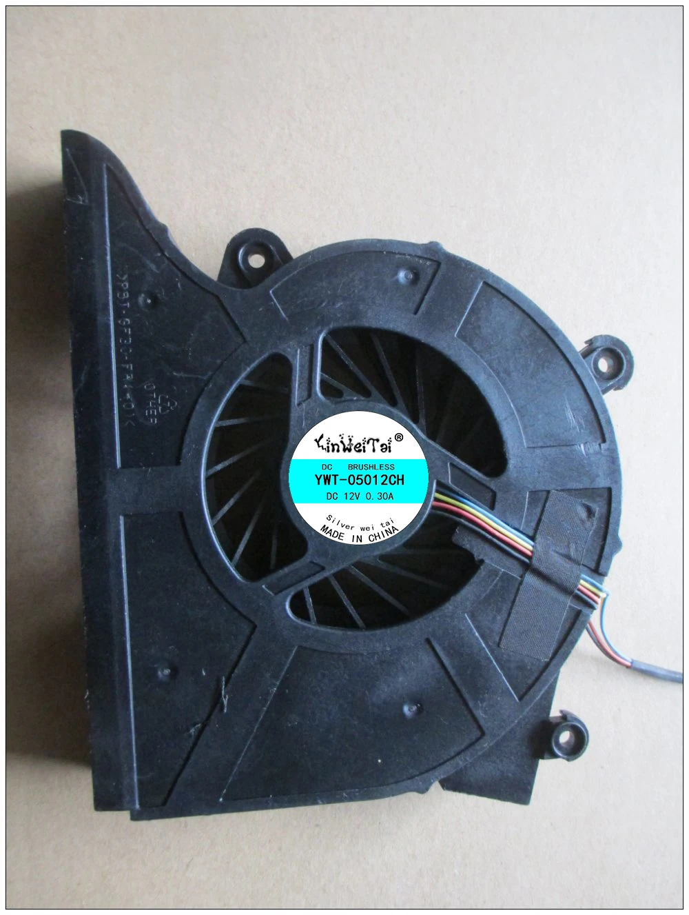 

Original and new for HP 618935-001 ADDA AB1512UX-AEB (ZN6C1) Blower Fan All-In-One 200-5350XT cpu fan