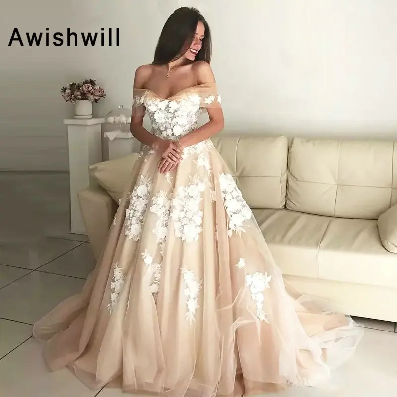 1 (1)  Champagne Princess Wedding Dresses Off Shoulder 2018 Robe de mariee Sweetheart Vintage Lace Bridal Gown Lace Up Back