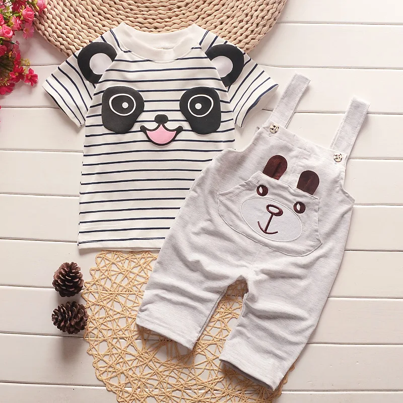 Г. летняя детская одежда Комплекты одежды для маленьких мальчиков Милая одежда с рисунком панды детский нагрудник, футболка с короткими рукавами+ шорты на бретелях - Цвет: Серый