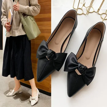 

2019 spring new fashion pointed thick with bow shallow mouth leather single shoes women.