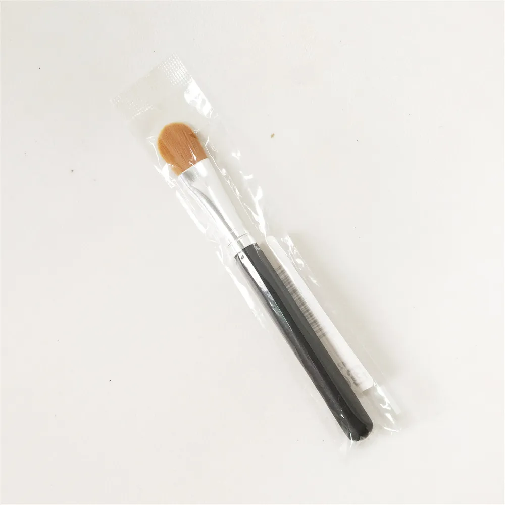 Baremineral Concealer Brush _ 1