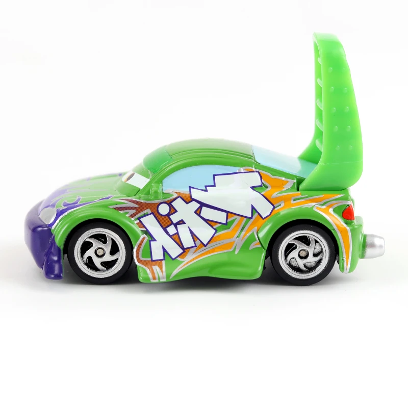 Автомобиль Disney Pixar 3 39 стилей Lightning McQueen Mater Jackson Storm Ramirez 1:55 литой металлический