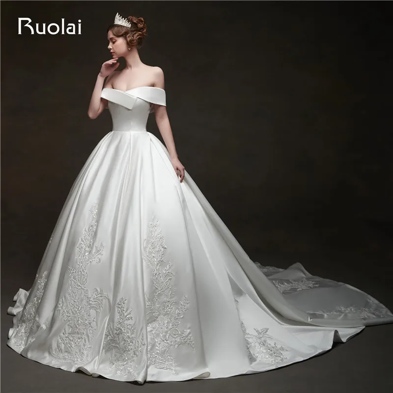 

Satin Wedding Dresses 2019 Long Off the Shoulder Princess Ball Gown Wedding Gown Lace Beaded Bridal Gown Vestido de Noiva RW27