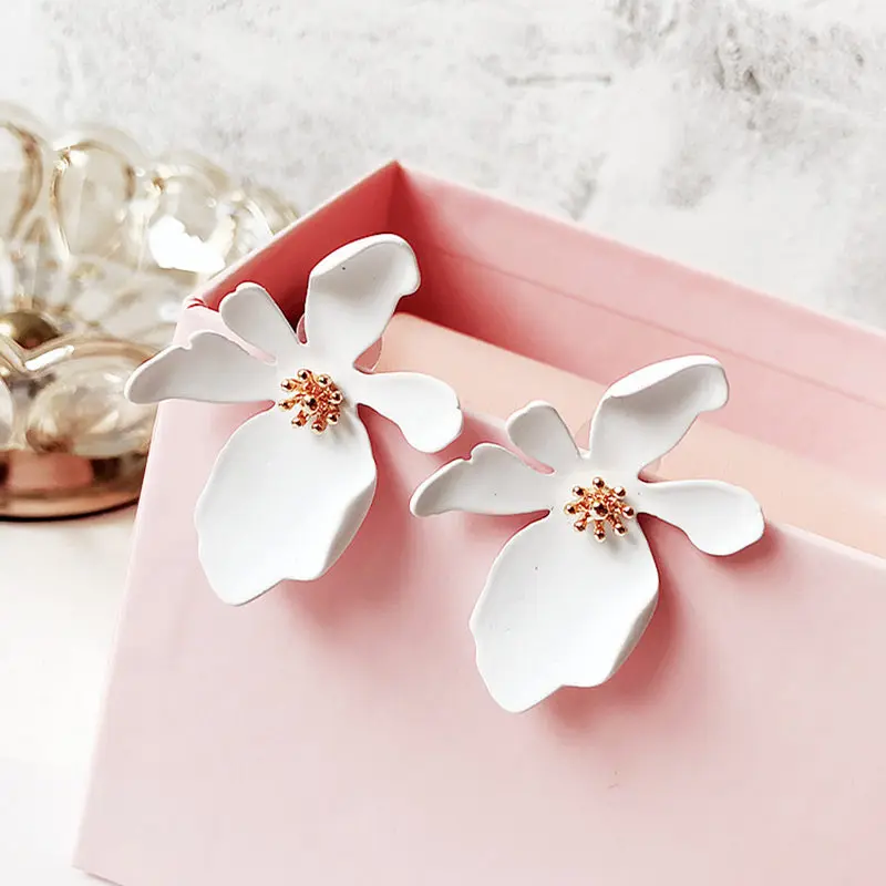 Корейские женские модные милые акриловые серьги в виде цветов, геометрические серьги-гвоздики с большими лепестками, вечерние, романтические ювелирные изделия, подарок - Окраска металла: White