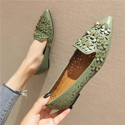 

2019 summer new breathable hollow female shoes fashion wild pointed flat shoes single shoes female retro grandma shoes