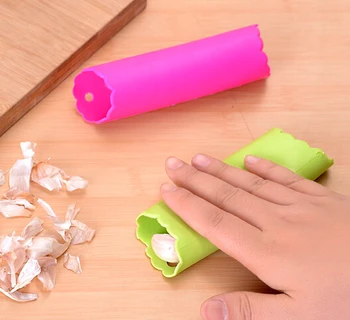 

3pcs/lot Magic practical healthy Silicone Vegetable Slicer Latest Garlic Peeler Machine To Peel Shell Kitchen Gadgets tools