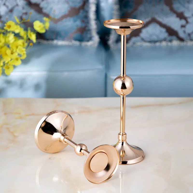 European High-end Wrought Iron Vertical Candlestick Wedding Flower Bracket Table Romantic Candlestick Creative Home Decoration