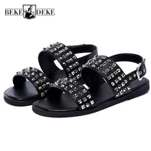 Летние сандалии-гладиаторы из натуральной кожи в британском стиле; Мужские Пляжные шлепанцы на плоской подошве с заклепками в готическом стиле; кожаная обувь с пряжкой на лодыжке; мужские сандалии