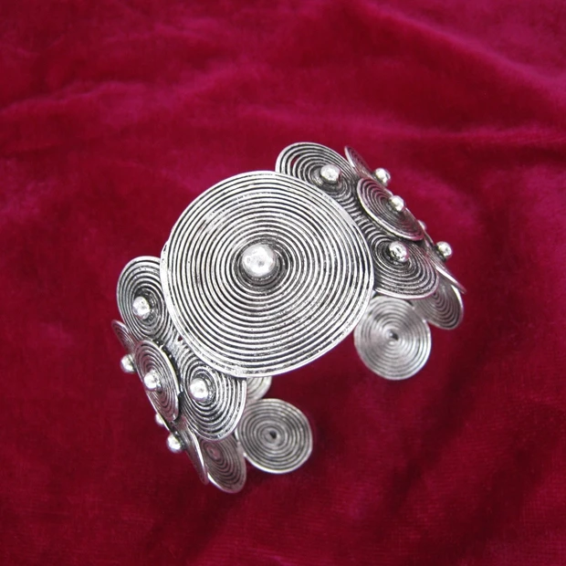 Этнический стиль Miao этнический ювелирный женский серебряный браслет ручной работы Miao браслет на руку широкий браслет с узором