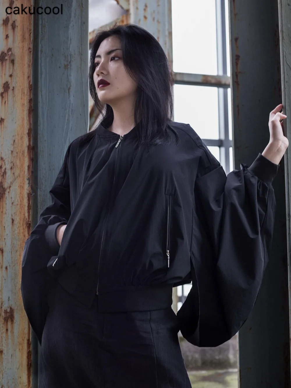 

Cakucool 2019 Spring and Autumn new dark wind catwalk special punk jacket jacket ladies top with Two kinds to wear