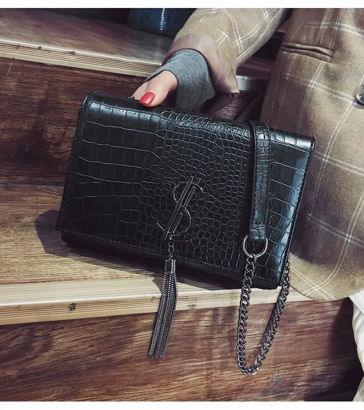 

The new 2019 women's chain-link bag is a versatile slant across a fashionable women's shoulder bag
