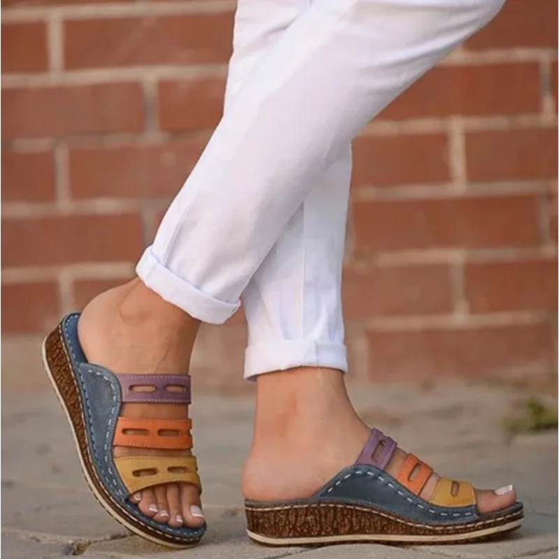 Летние женские шлепанцы в римском стиле; Повседневная обувь в стиле ретро; босоножки на толстой танкетке с открытым носком; шикарные и удобные сандалии - Цвет: Синий