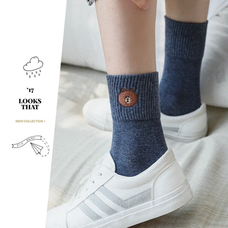 

Autumn And Winter New Solid Color Tube Socks Embroidery Cartoon Bear Fashion Cute Funny Funny Ladies Cotton Socks To Keep Warm