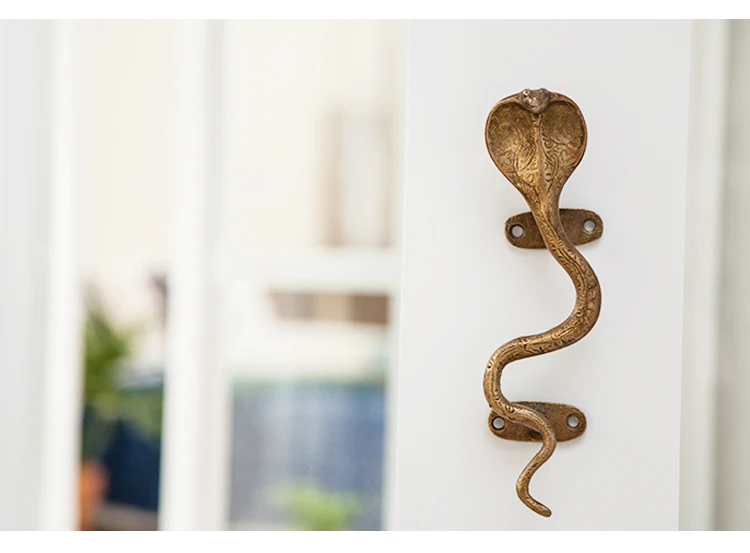 Puxador de porta de armário cobra de