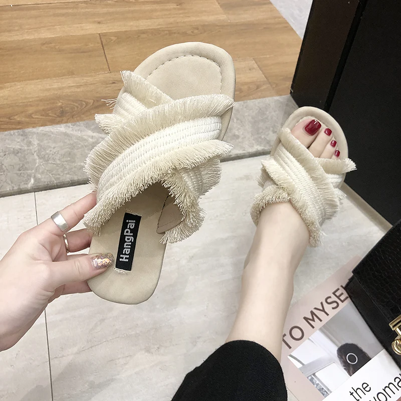 

One-slip slippers female summer 2019 new non-slip flat bottom net red cross with seaside holiday fashion wear sandals